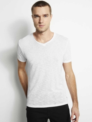 White Men's GUESS Gauze V-Neck T-Shirts | USA78FLJQO