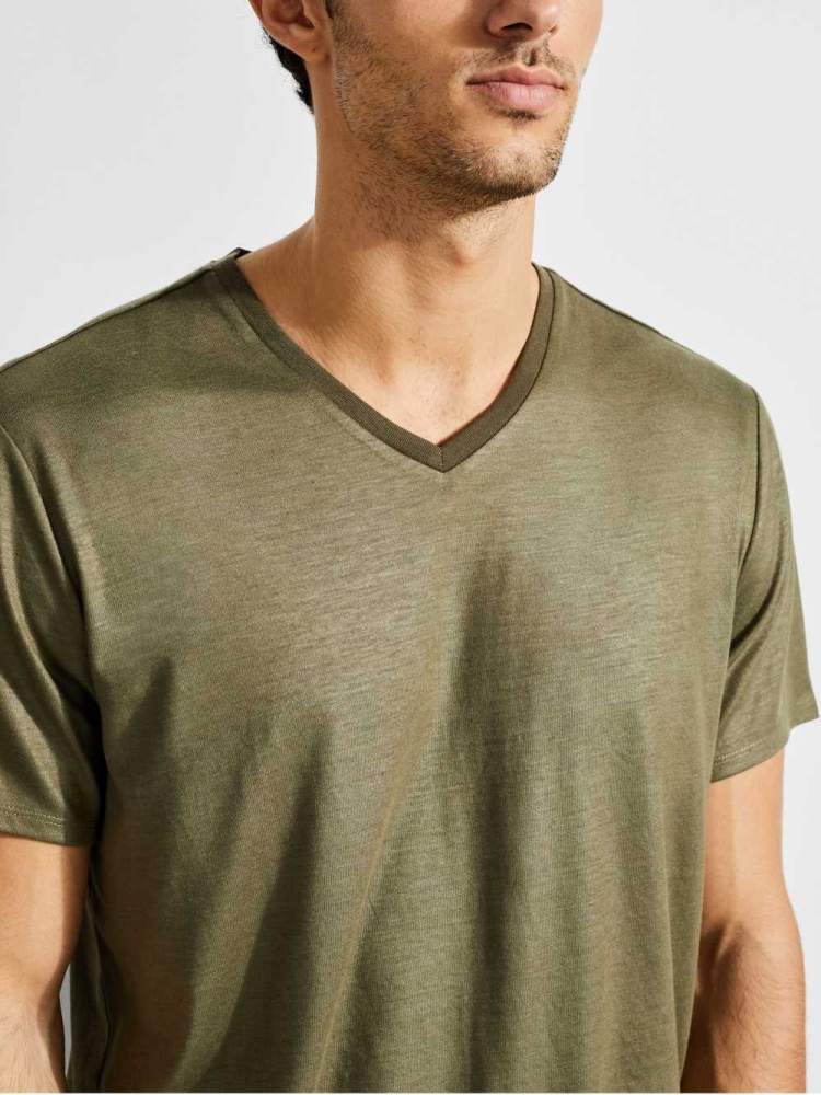 Olive Men's GUESS Mason Yoke V-Neck T-Shirts | USA39BUFMT